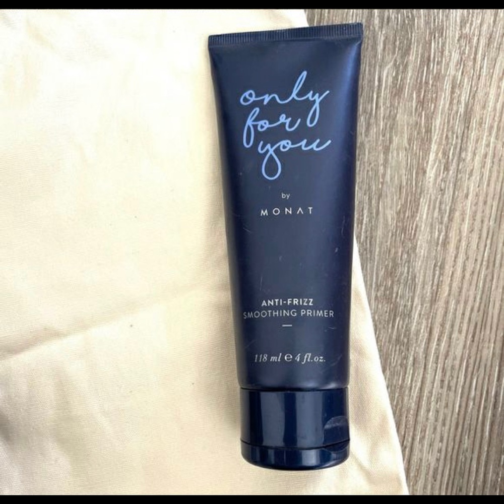 MONAT Studio One™ Frizz-Fix Smoothing Hair Primer